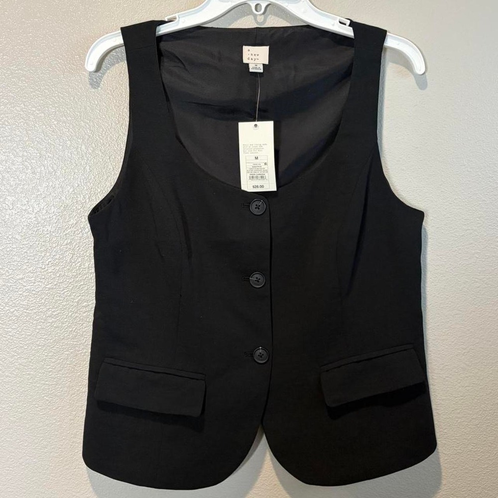A New Day Womens Black Button Front Tailored Vest Scoop Neck NWT Medium